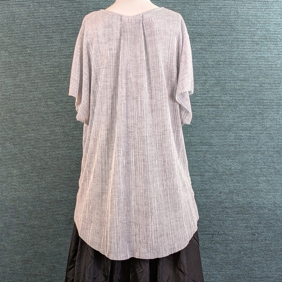 Dana Buchman Blouse Beautifully Elegant! - Picture 4 of 11